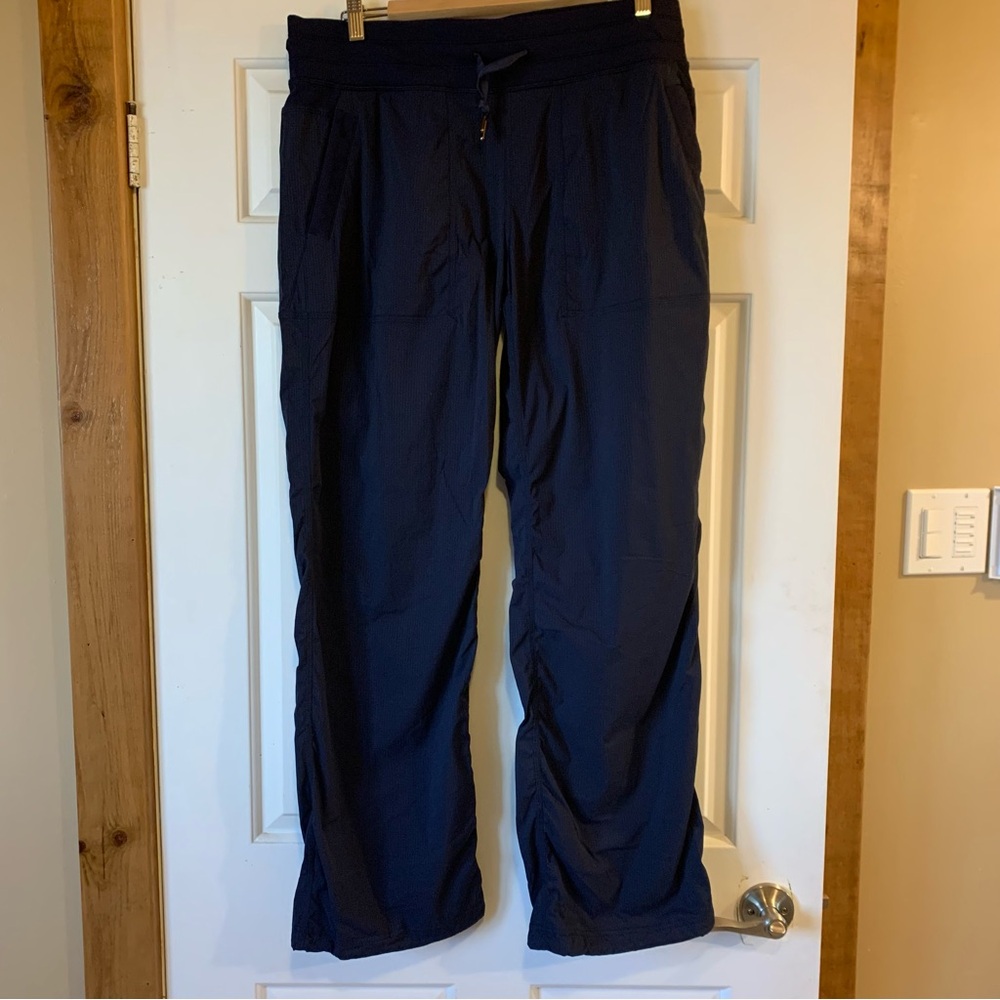 Lululemon Dance Studio Pants, Navy, sz 12, EUC